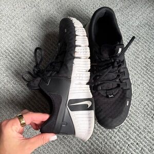 Nike Metcon Black Athletic Shoes